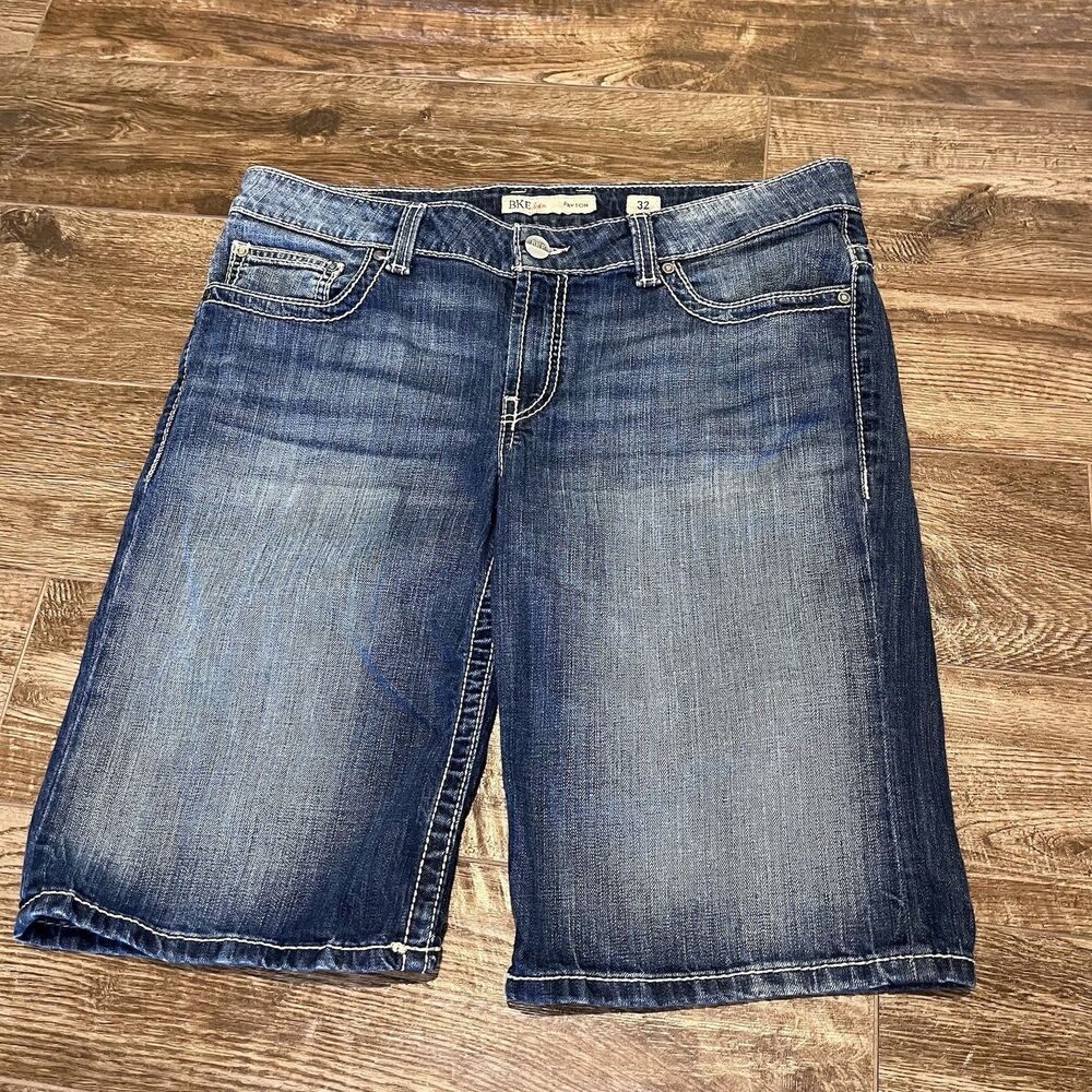 BKE Stella Jean Shorts Women's Size 32 Bermuda Buckle Dark Wash Stretch 12”